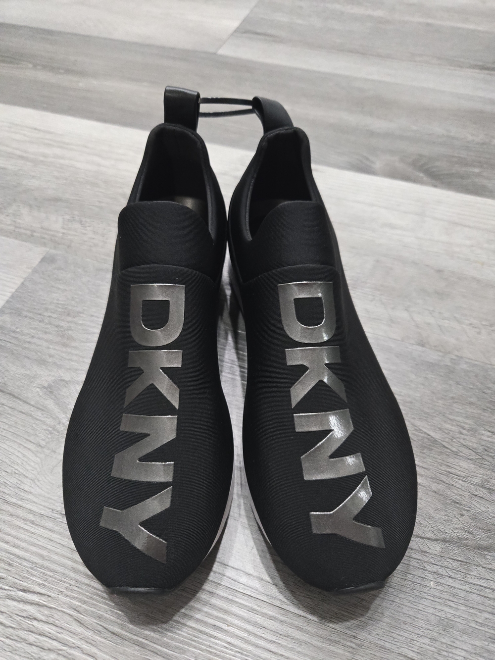 DKNY Jadyn Logo Slip-On Casual Sneakers - Picture 1 of 7